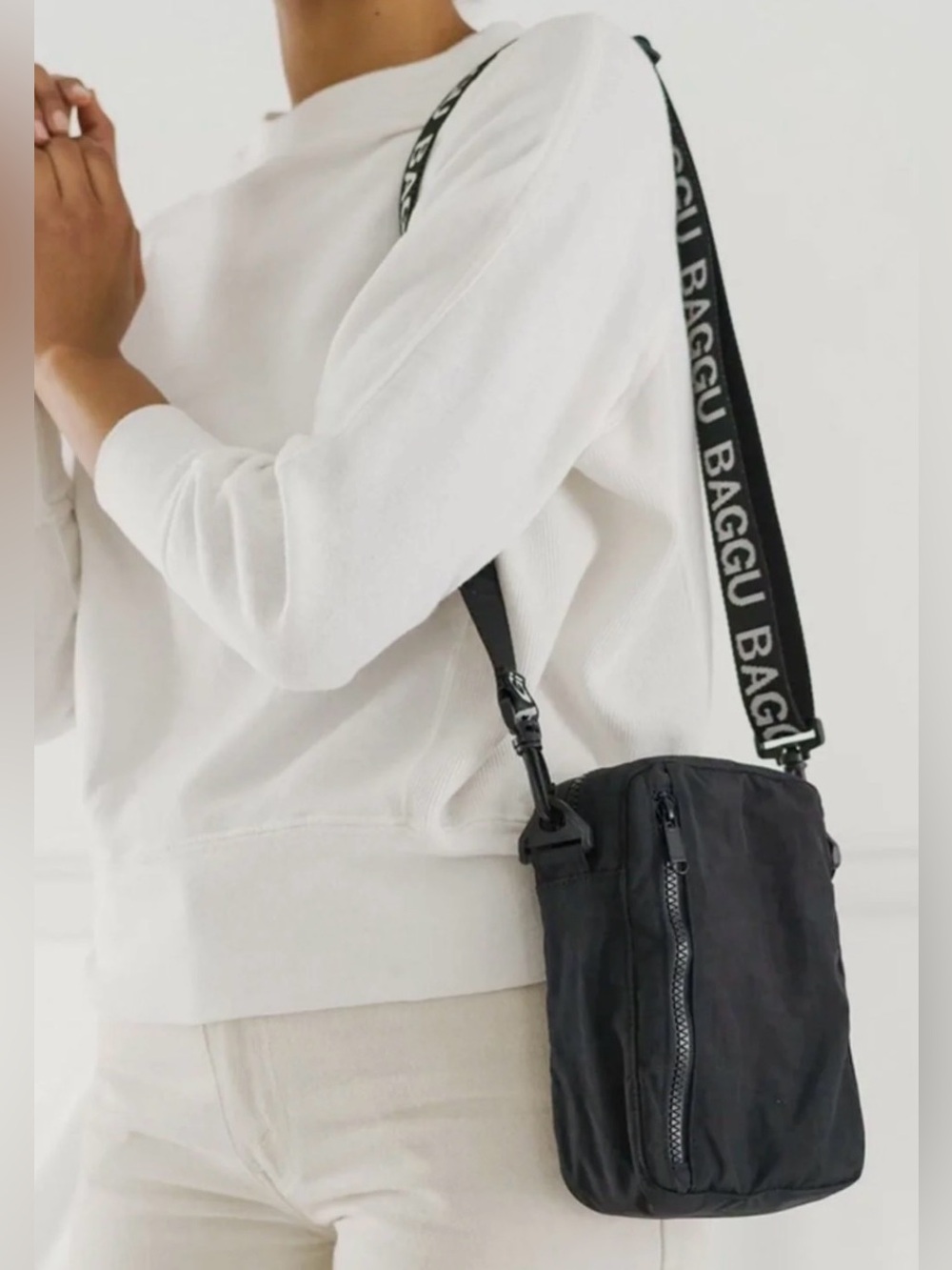 BAGGU Black Crossbody Bag with Logo Strap